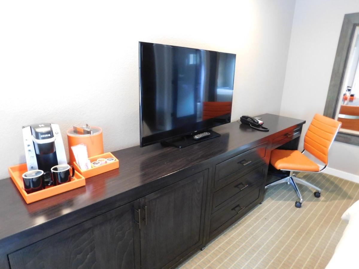 Wave Street Inn Monterrey Habitación foto